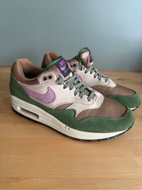 Nike Air Max 1 Treeline Size 7 (W 8.5) Clean